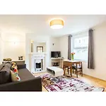 Elegant 1Bdr W/Private Garden In Vibrant Brighton