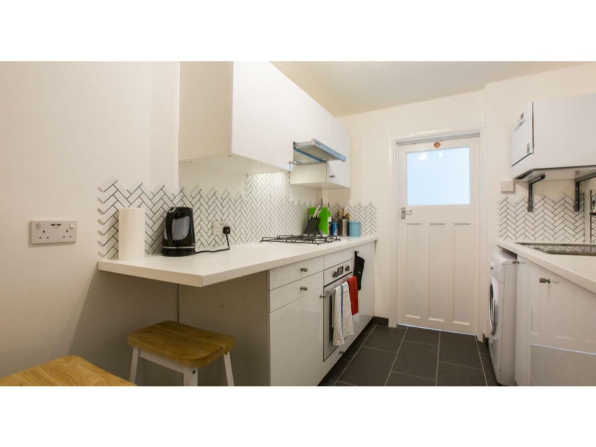 Elegant 1bdr W/private Garden In Vibrant